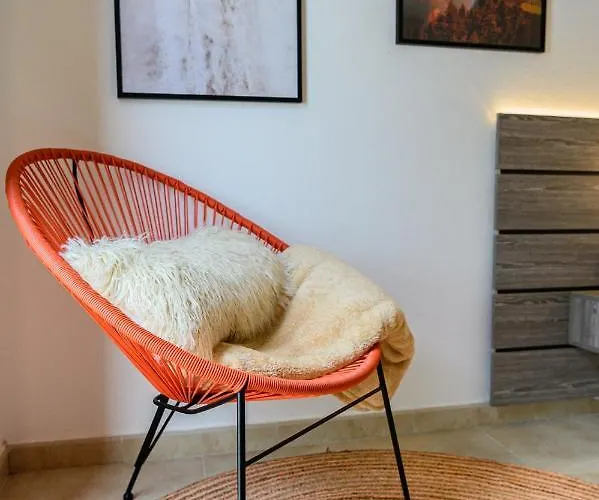 Lantia Rooftop House Hostel *