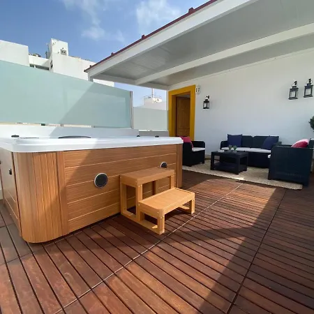 Хостел Lantia Rooftop House Арресифе