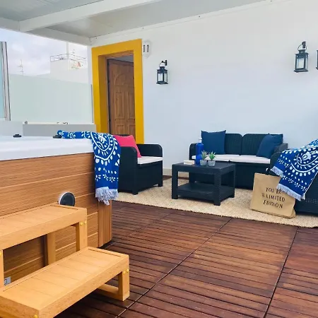 Хостел Lantia Rooftop House