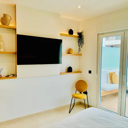 بيت شباب Lantia Rooftop House أرّاثيفي