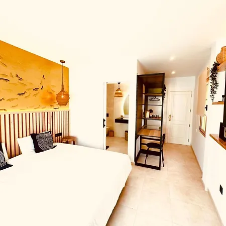Lantia Rooftop House Хостел Арресифе