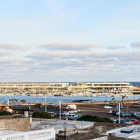 Lantia Rooftop House Хостел *
