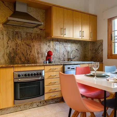 Хостел Lantia Rooftop House