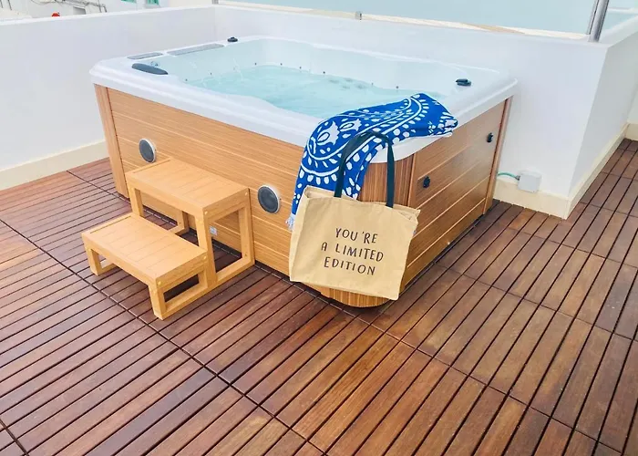 Lantia Rooftop House Hostel