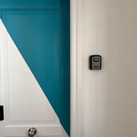 Hostel Lantia Rooftop House *