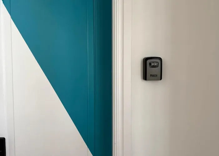 Hostel Lantia Rooftop House *